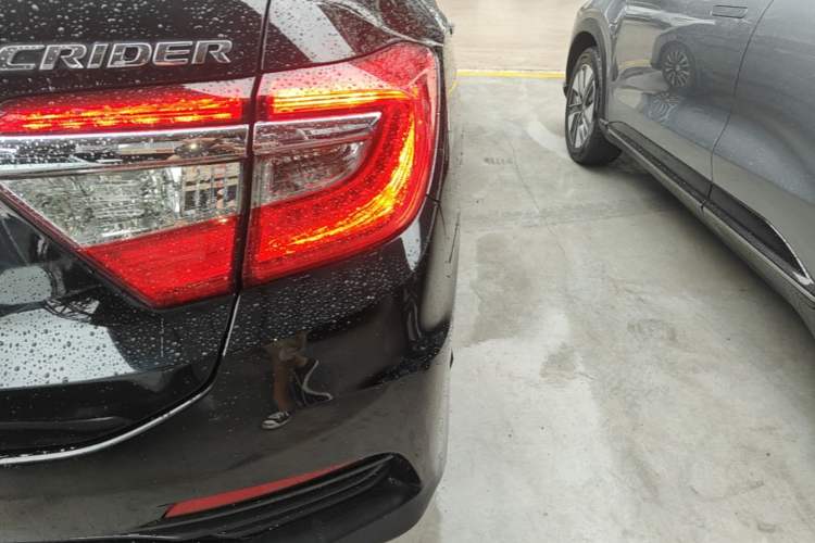 Used Honda Crider 2015 1.8L automatic comfort version Exterior 3