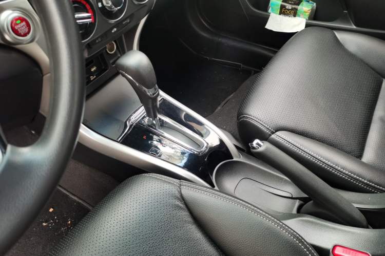Used Honda Crider 2015 1.8L Automatic Ultra-Configured Limited Edition Gear Lever