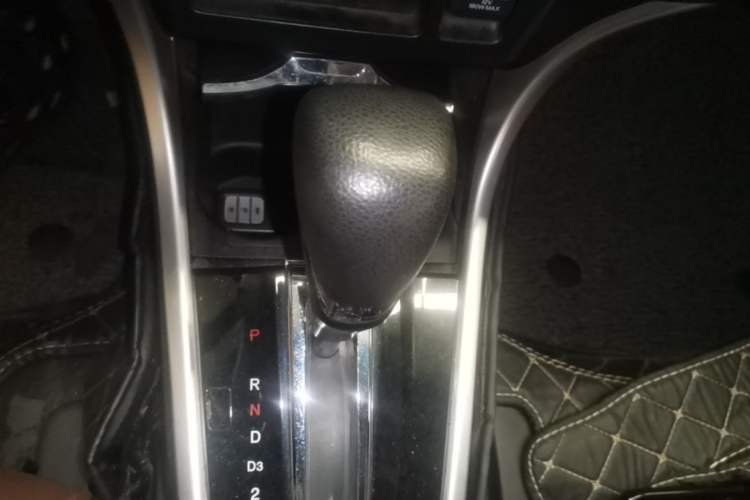 Used Honda Crider 2015 1.8L automatic luxury edition Gear Lever