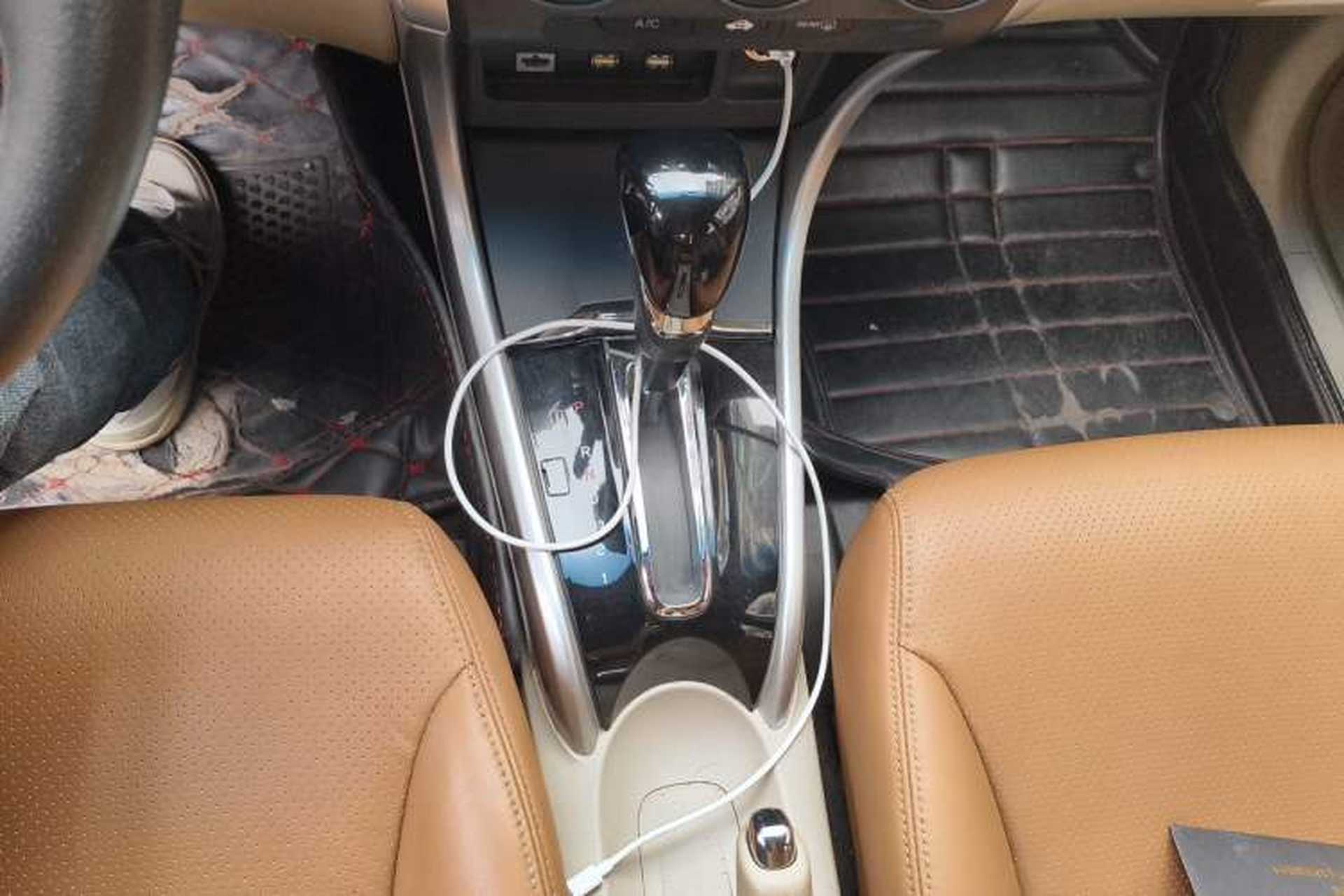 Used Honda Crider 2015 1.8L automatic luxury edition Gear Lever
