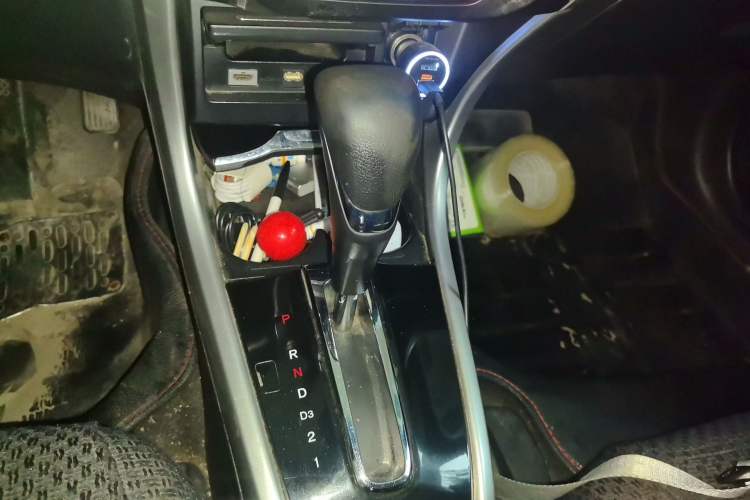 Used Honda Crider 2015 1.8L automatic luxury edition Gear Lever