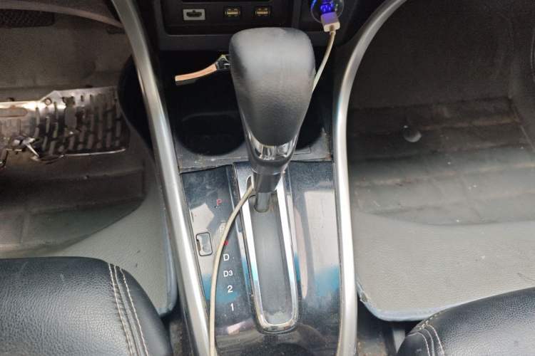 Used Honda Crider 2015 1.8L automatic luxury edition Gear Lever