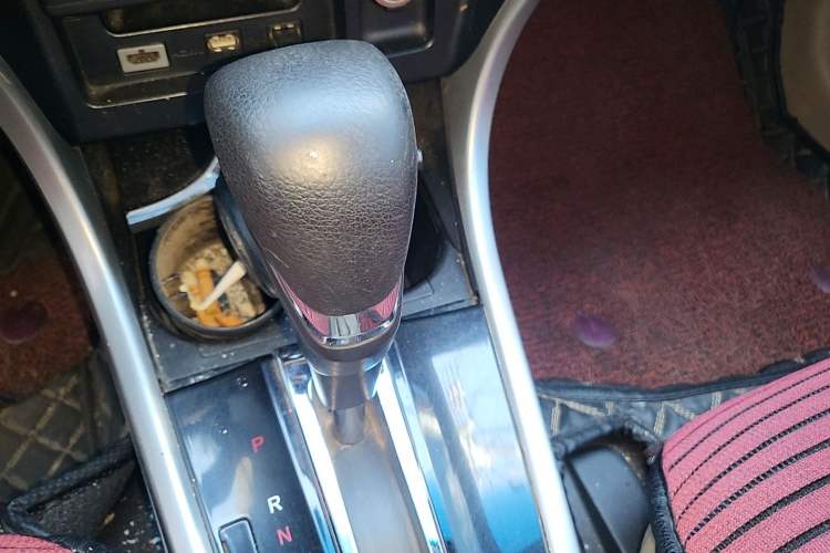 Used Honda Crider 2015 1.8L automatic luxury edition Gear Lever