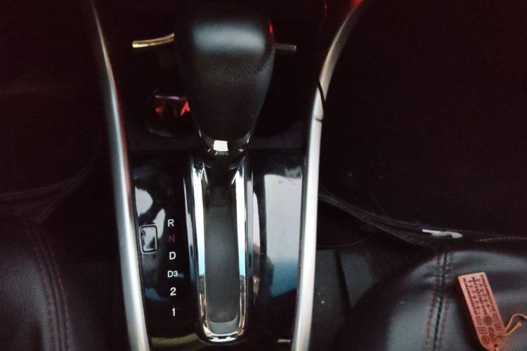 Used Honda Crider 2015 1.8L Automatic Ultra-Configured Limited Edition Gear Lever
