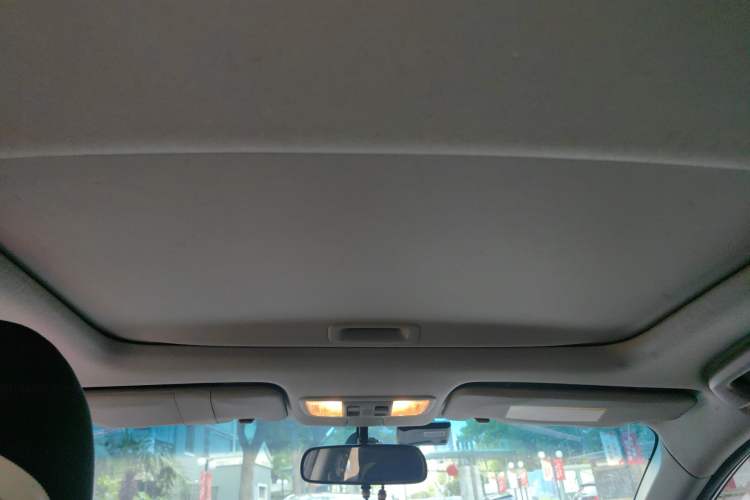 Used Honda Crider 2015 1.8L automatic luxury edition Headliner