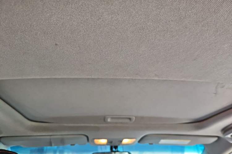 Used Honda Crider 2015 1.8L automatic luxury edition Headliner