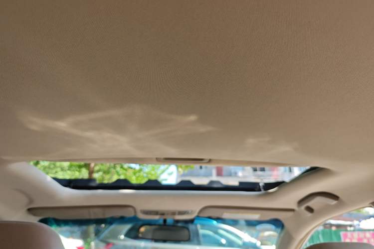 Used Honda Crider 2015 1.8L automatic luxury edition Headliner