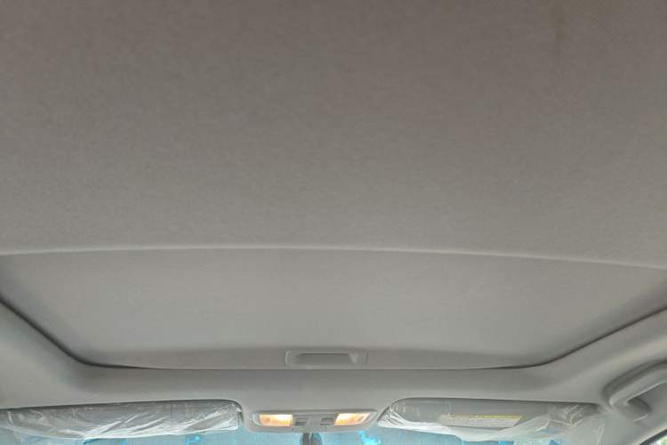 Used Honda Crider 2015 1.8L automatic luxury edition Headliner