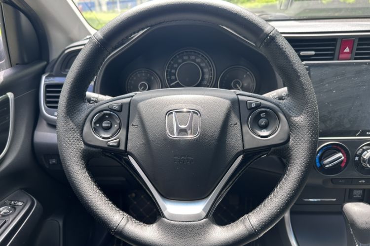 Used Honda Crider 2015 1.8L automatic comfort version Interior 1