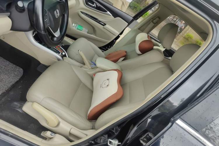 Used Honda Crider 2015 1.8L Automatic Ultra-Configured Limited Edition Left Front Seat