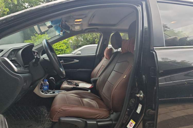 Used Honda Crider 2015 1.8L automatic luxury edition Left Front Seat