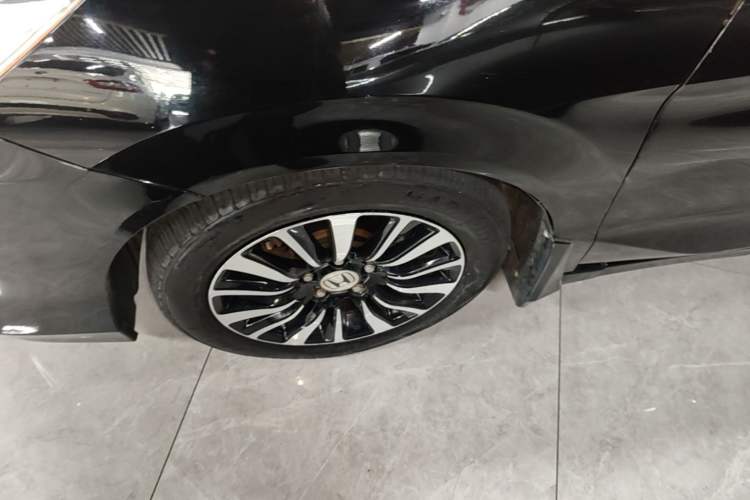 Used Honda Crider 2015 1.8L automatic luxury edition Left Front Wheel Hub