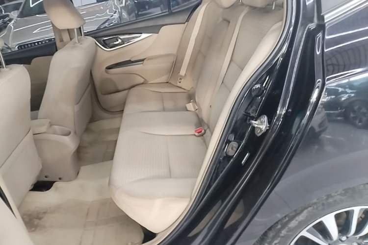 Used Honda Crider 2015 1.8L automatic luxury edition Left Rear Seat
