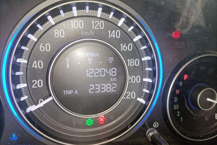 Used Honda Crider 2015 1.8L automatic comfort version Odometer Close Up