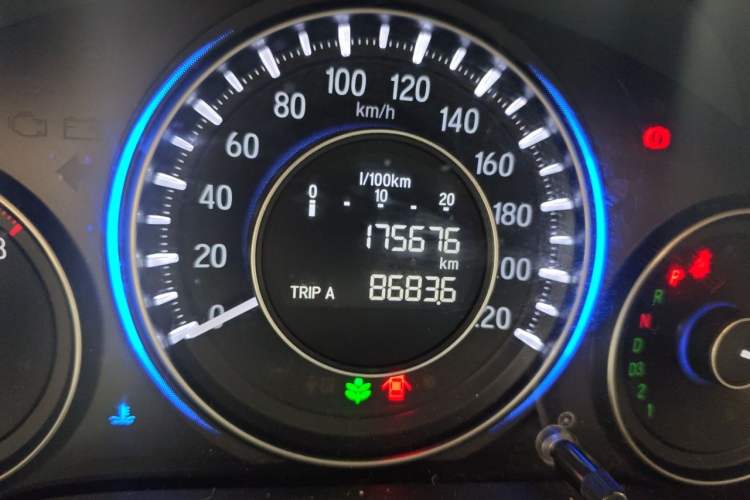 Used Honda Crider 2015 1.8L automatic luxury edition Odometer Close Up