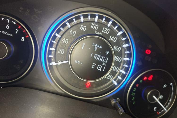 Used Honda Crider 2015 1.8L automatic comfort version Odometer Close Up