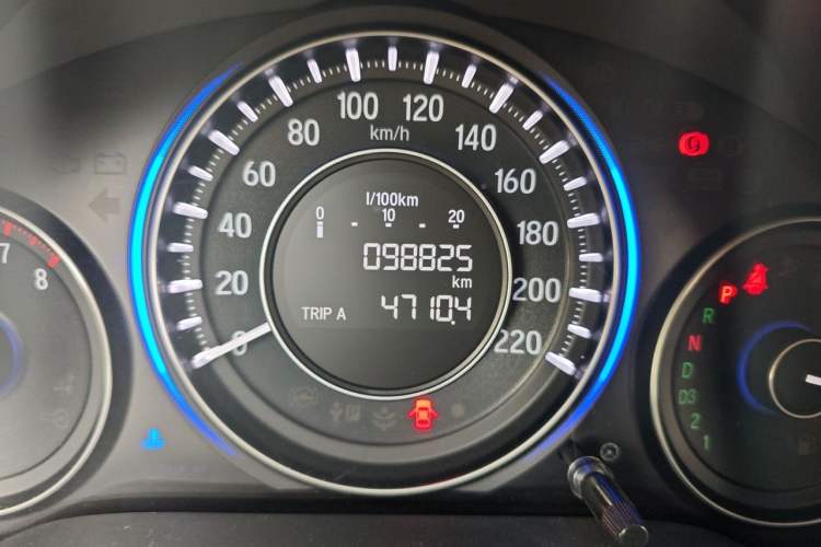 Used Honda Crider 2015 1.8L automatic luxury edition Odometer Close Up