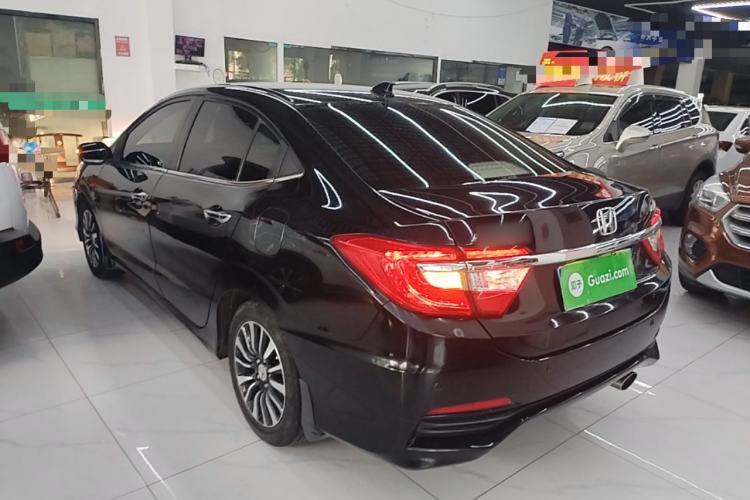 Used Honda Crider 2015 1.8L automatic luxury edition Rear Left 45 Deg