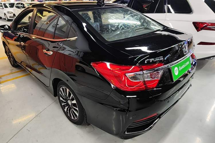 Used Honda Crider 2015 1.8L automatic luxury edition Rear Left 45 Deg