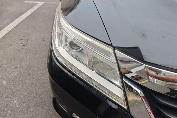 Used Honda Crider 2015 1.8L automatic luxury edition Right Front Headlight