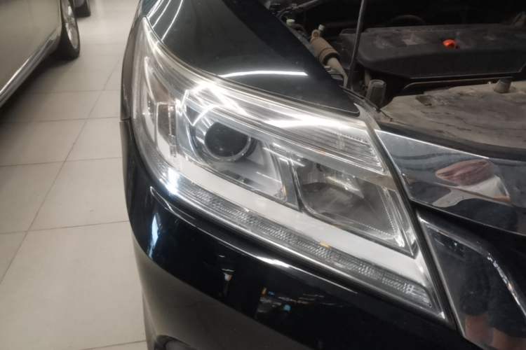 Used Honda Crider 2015 1.8L automatic luxury edition Right Front Headlight