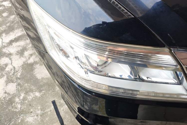 Used Honda Crider 2015 1.8L automatic luxury edition Right Front Headlight