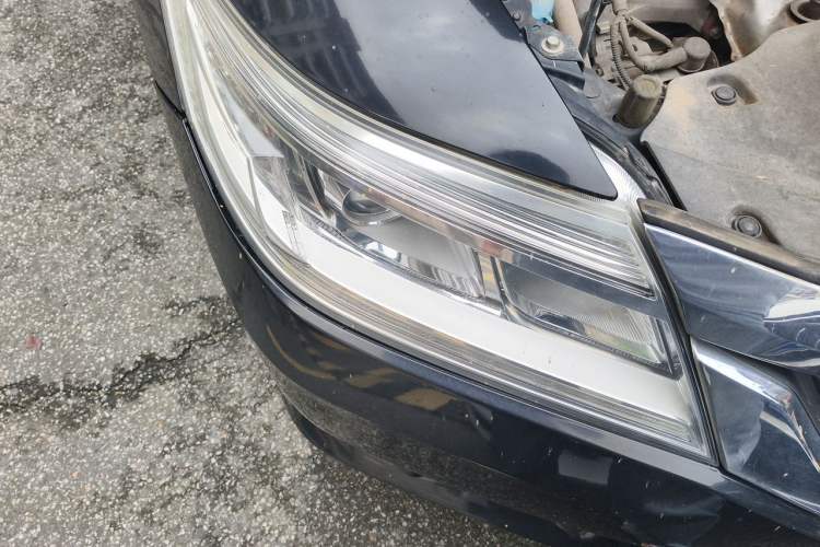 Used Honda Crider 2015 1.8L automatic luxury edition Right Front Headlight