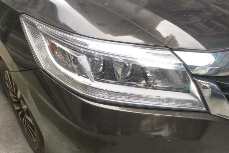Used Honda Crider 2015 1.8L Automatic Flagship Edition Right Front Headlight