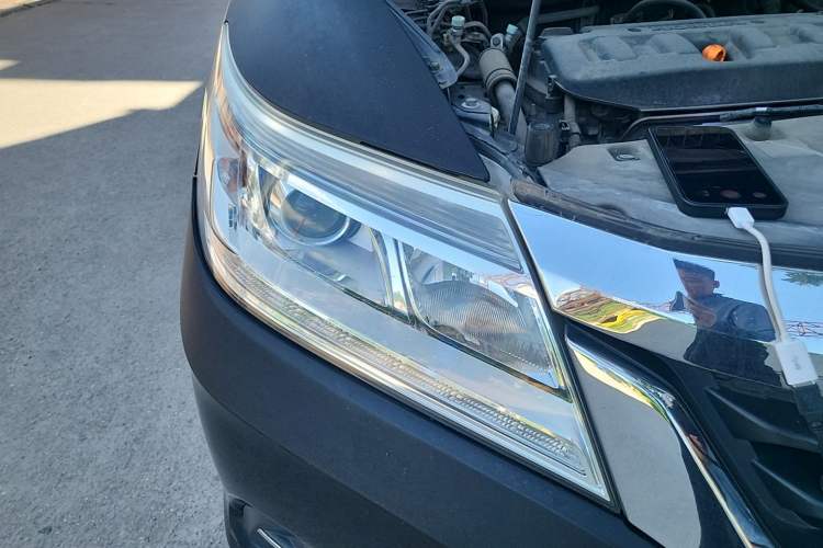 Used Honda Crider 2015 1.8L automatic luxury edition Right Front Headlight
