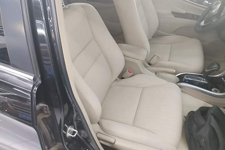 Used Honda Crider 2015 1.8L automatic luxury edition Right Front Seat