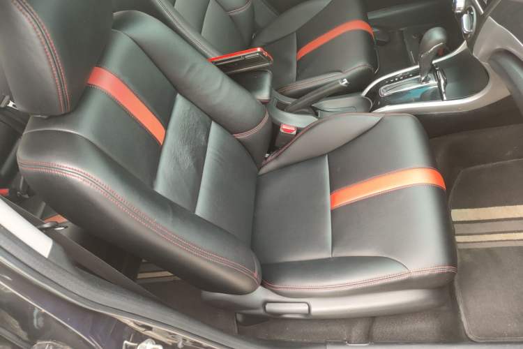 Used Honda Crider 2015 1.8L automatic comfort version Right Front Seat