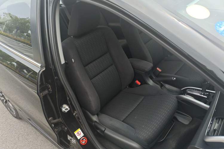 Used Honda Crider 2015 1.8L automatic luxury edition Right Front Seat