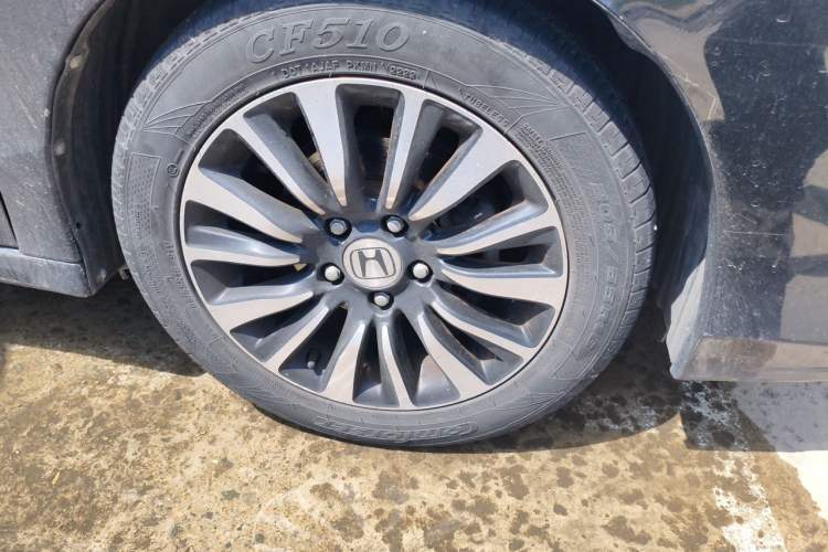 Used Honda Crider 2015 1.8L automatic luxury edition Right Front Wheel Hub