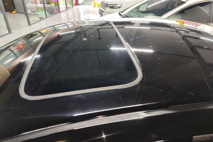 Used Honda Crider 2015 1.8L automatic luxury edition Roof