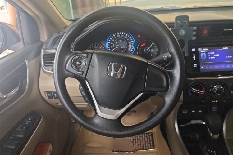 Used Honda Crider 2015 1.8L Automatic Ultra-Configured Limited Edition Steering Wheel