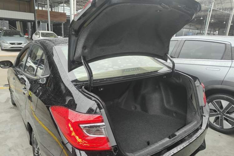 Used Honda Crider 2015 1.8L automatic comfort version Trunk