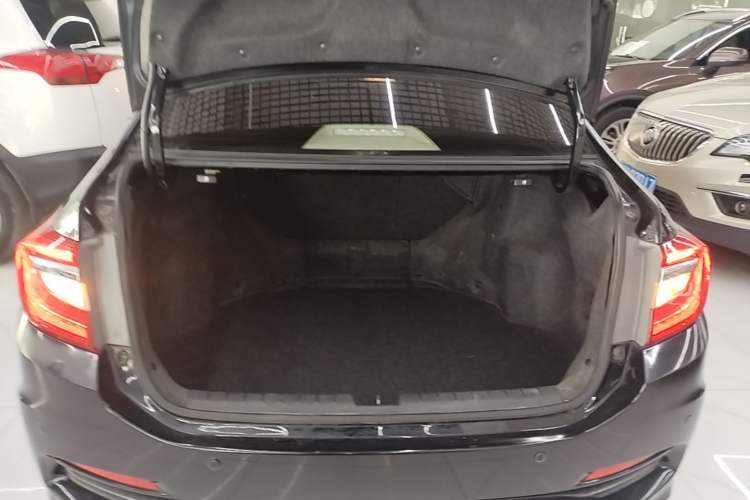 Used Honda Crider 2015 1.8L automatic luxury edition Trunk