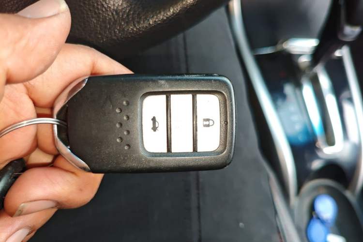 Used Honda Crider 2015 1.8L automatic luxury edition Vehicle Key