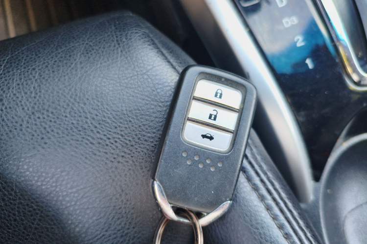 Used Honda Crider 2015 1.8L automatic luxury edition Vehicle Key