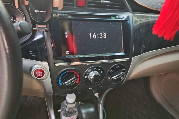 Used Honda Crider 2015 1.8L automatic luxury edition Audio And AC Panel