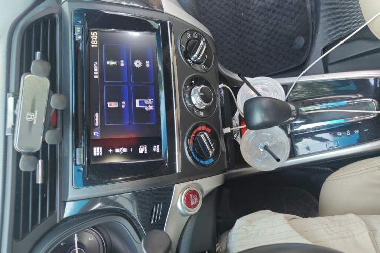 Used Honda Crider 2015 1.8L automatic luxury edition Audio And AC Panel