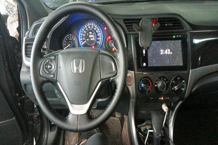 Used Honda Crider 2015 1.8L automatic luxury edition Center Console