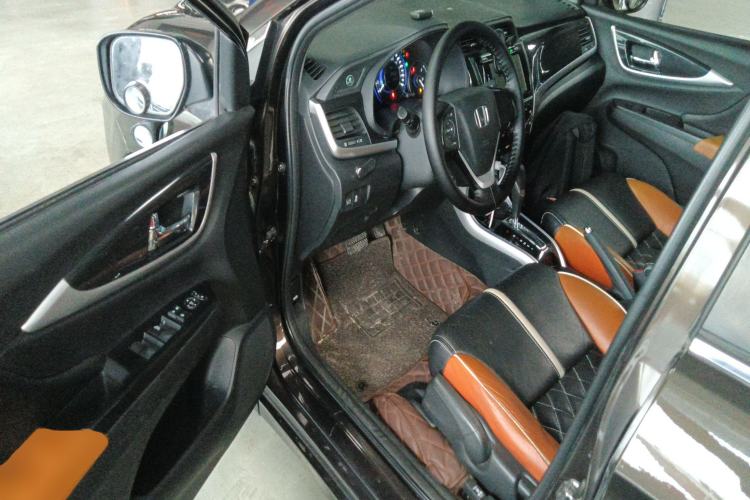Used Honda Crider 2015 1.8L automatic luxury edition Driver Seat