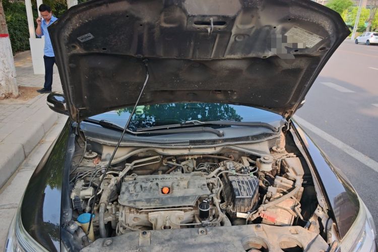 Used Honda Crider 2015 1.8L automatic luxury edition Engine Bay