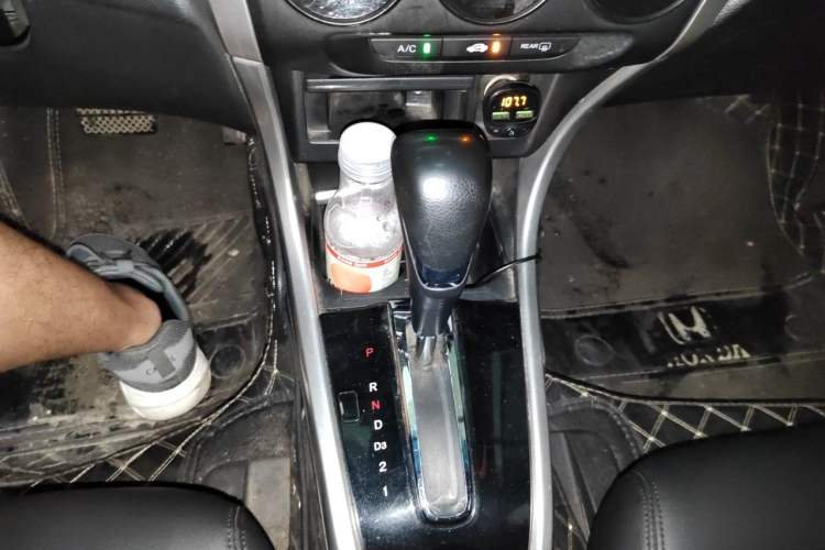 Used Honda Crider 2015 1.8L automatic comfort version Gear Lever