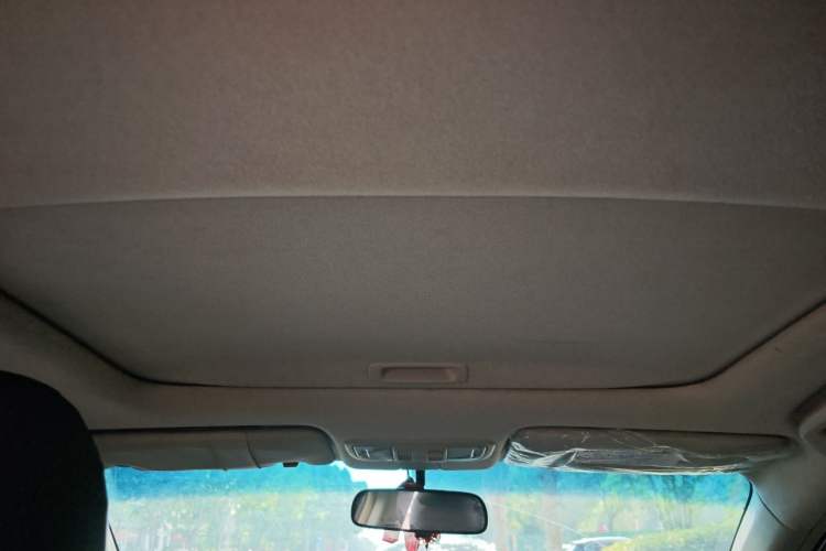 Used Honda Crider 2015 1.8L automatic luxury edition Headliner