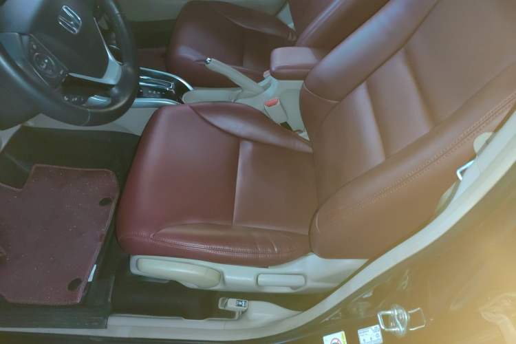 Used Honda Crider 2015 1.8L automatic luxury edition Left Front Seat