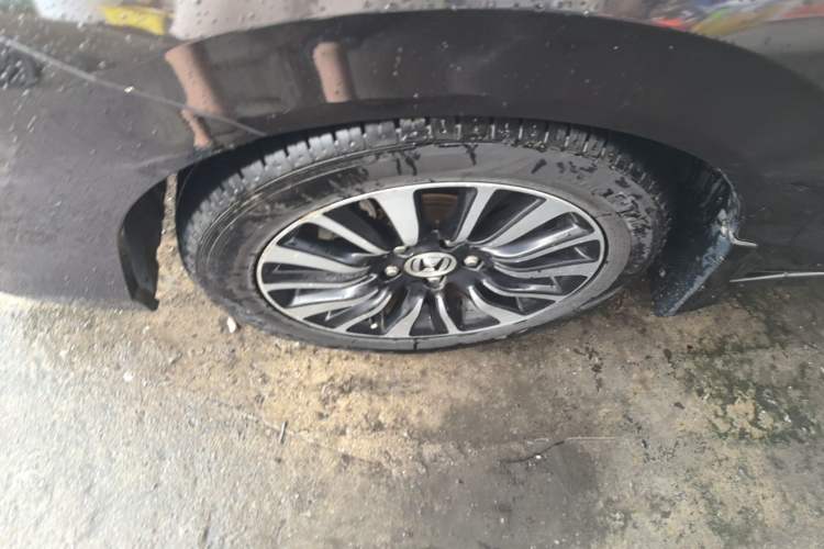 Used Honda Crider 2015 1.8L automatic comfort version Left Front Wheel Hub