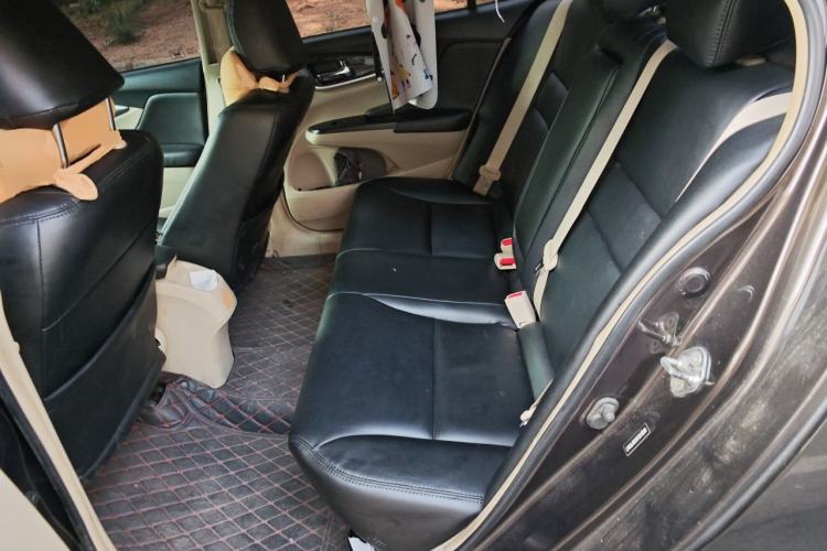 Used Honda Crider 2015 1.8L automatic luxury edition Left Rear Seat
