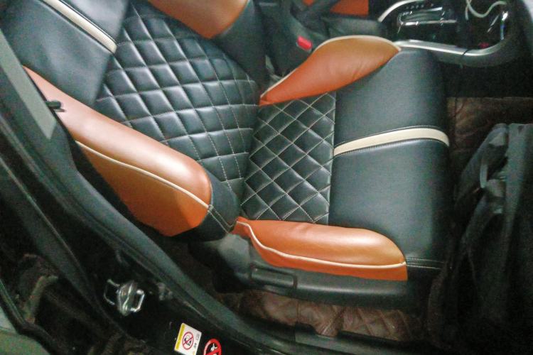 Used Honda Crider 2015 1.8L automatic luxury edition Right Front Seat